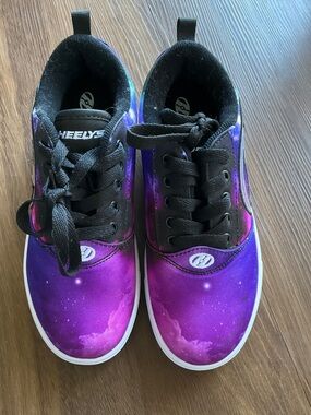 Heelys Kids Purple Galaxy Lace-Up Sneakers